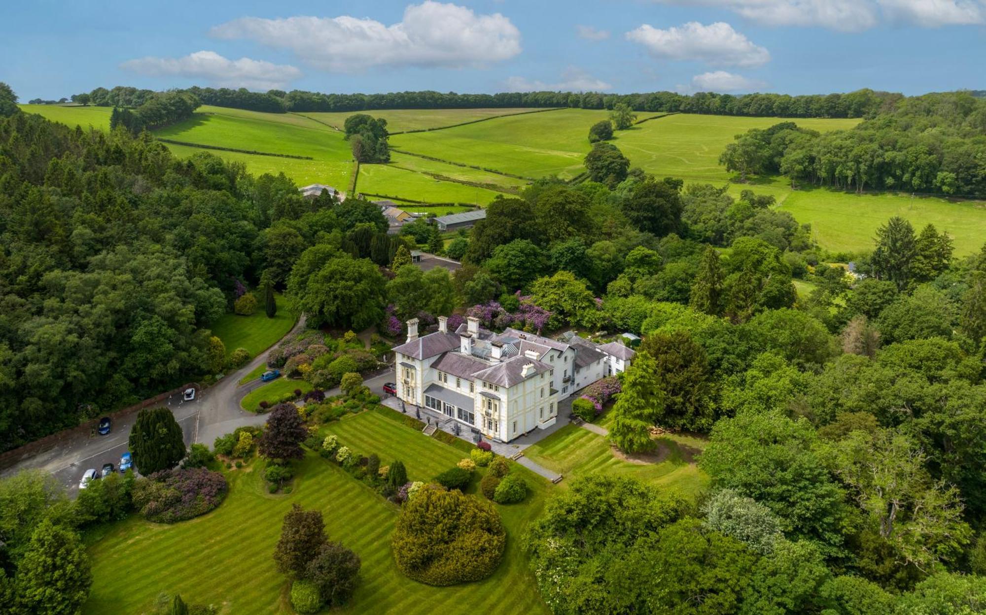 The Falcondale At Lampeter Bagian luar foto