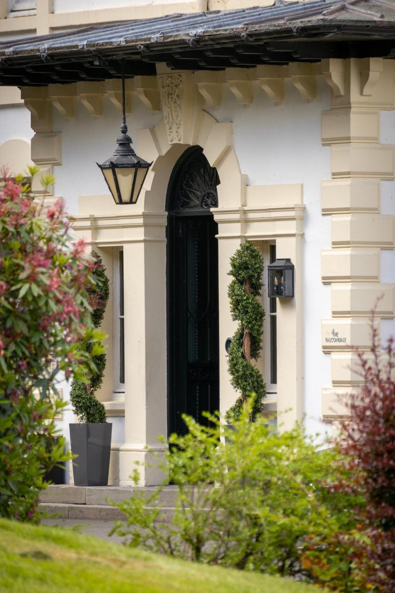 The Falcondale At Lampeter Bagian luar foto