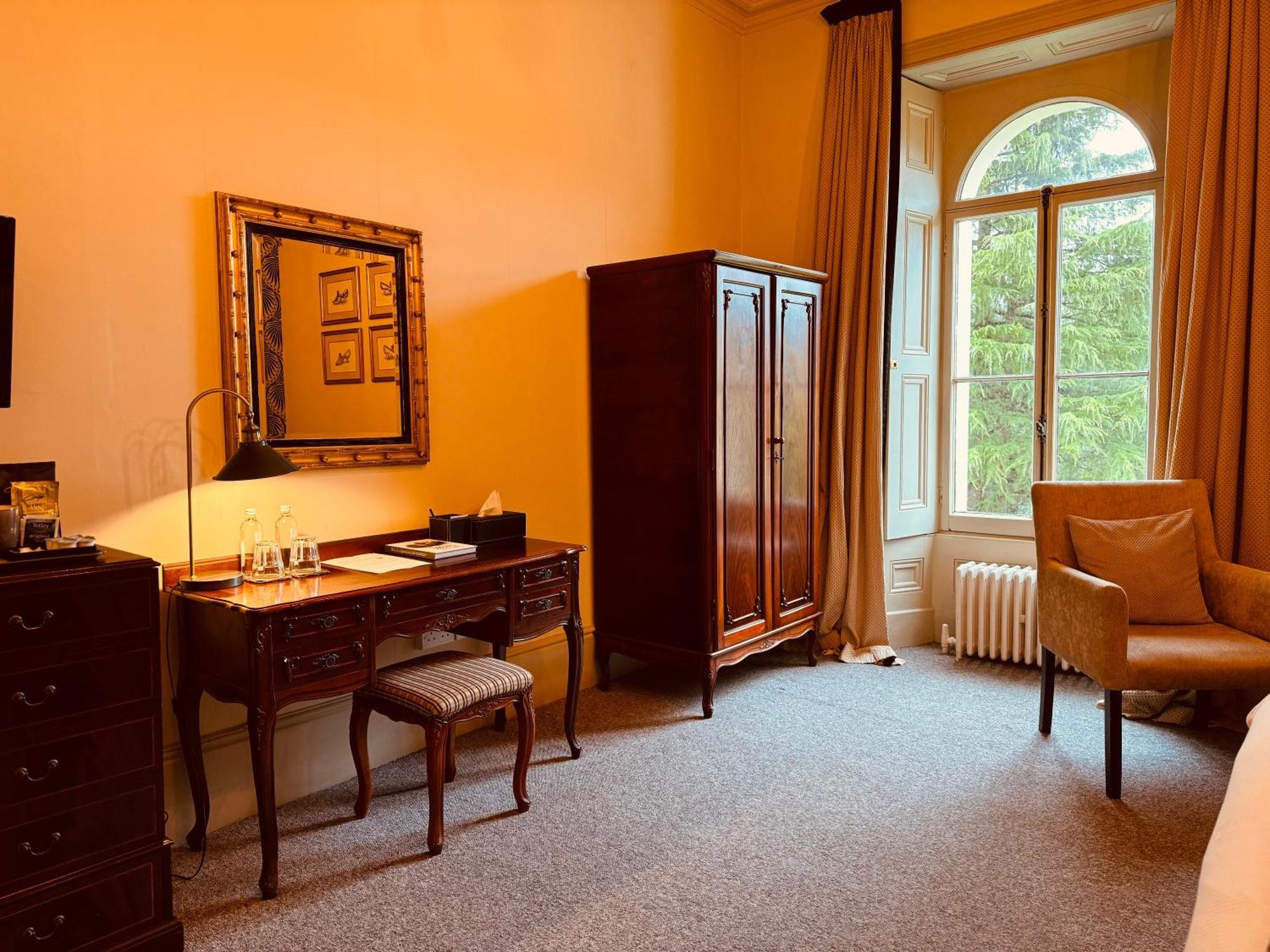 The Falcondale At Lampeter Ruang foto