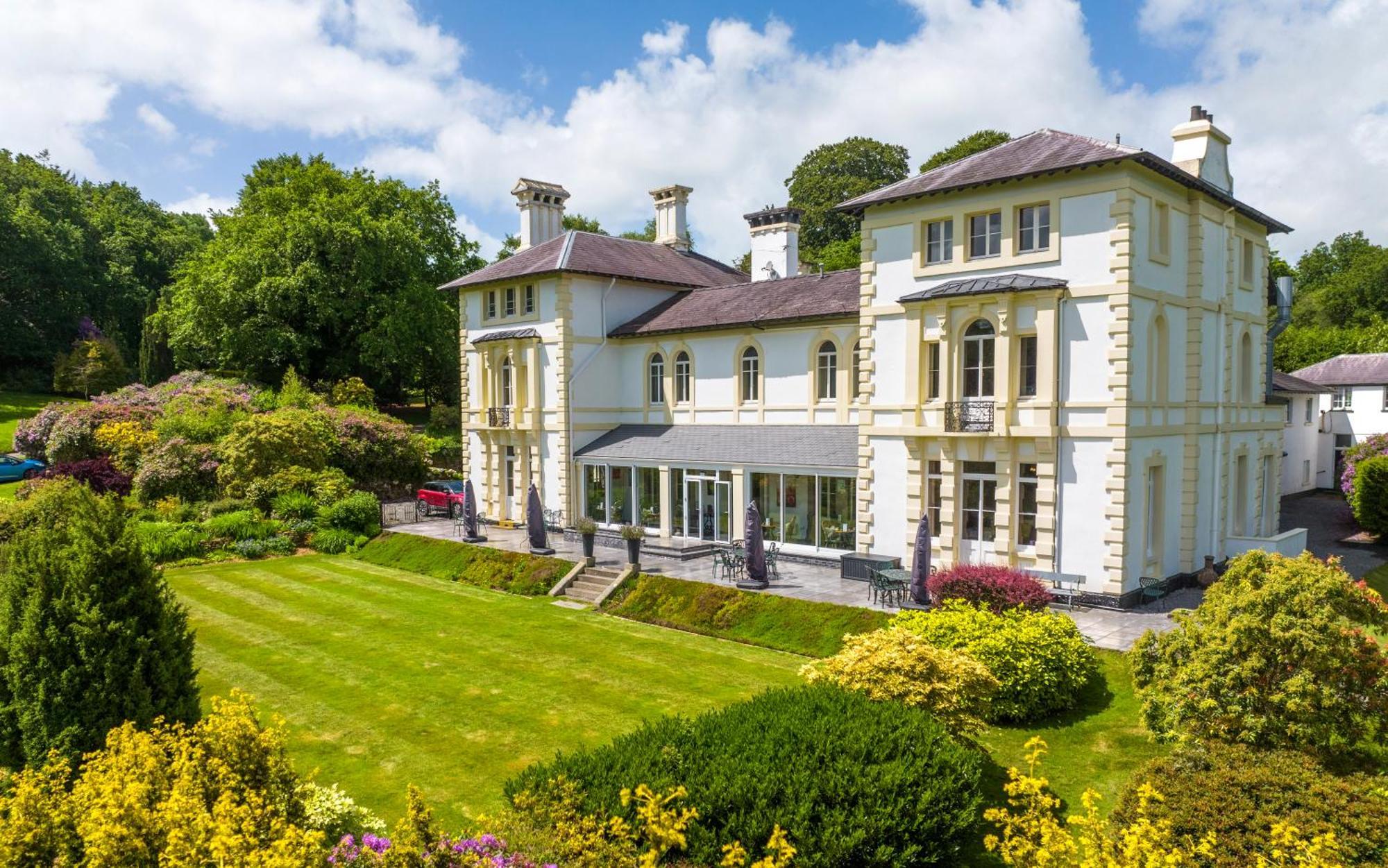 The Falcondale At Lampeter Bagian luar foto
