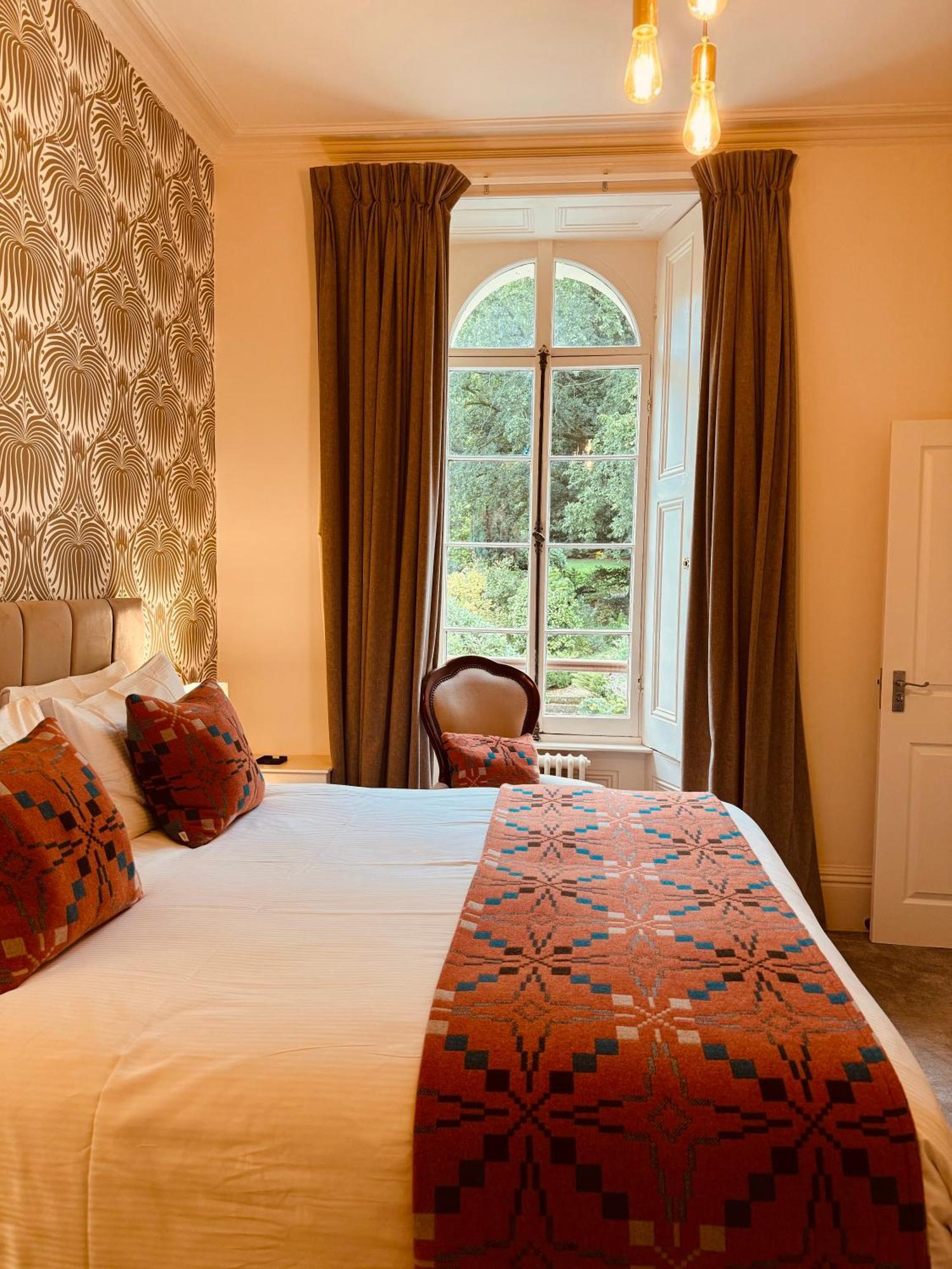 The Falcondale At Lampeter Bagian luar foto