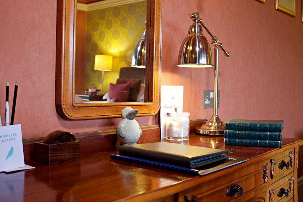 The Falcondale At Lampeter Bagian luar foto